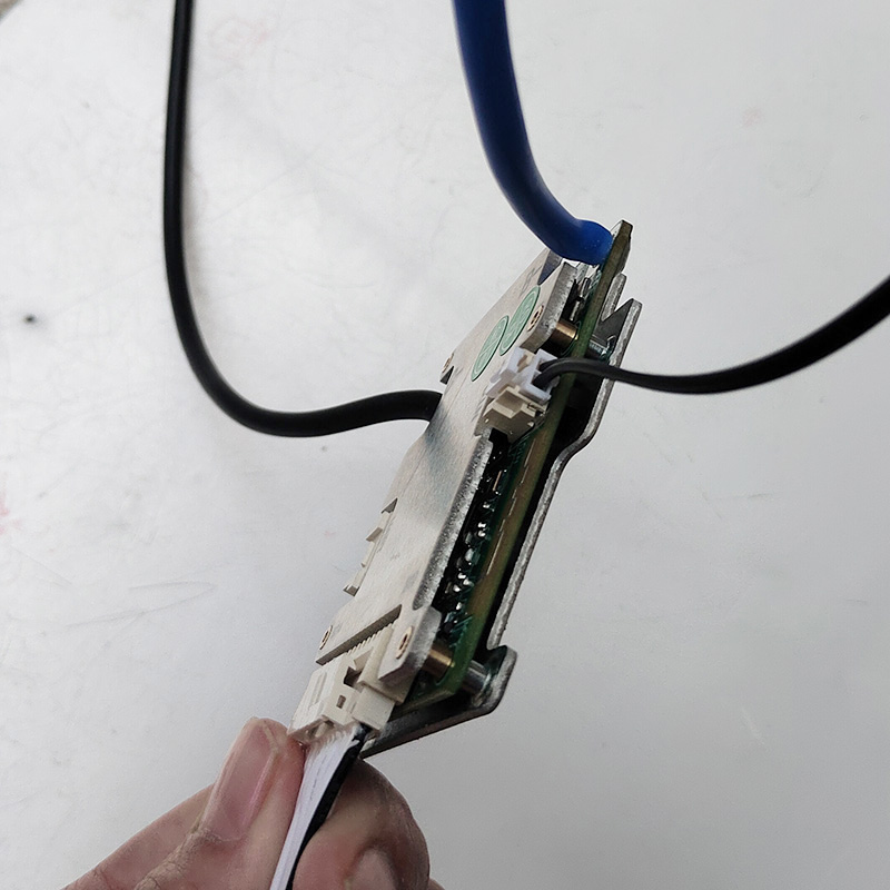 BMS 7S a 14S 30A/40A/50A NMC/L - 84V 50A Smart Bms Bluetooth recensione e prezzo
